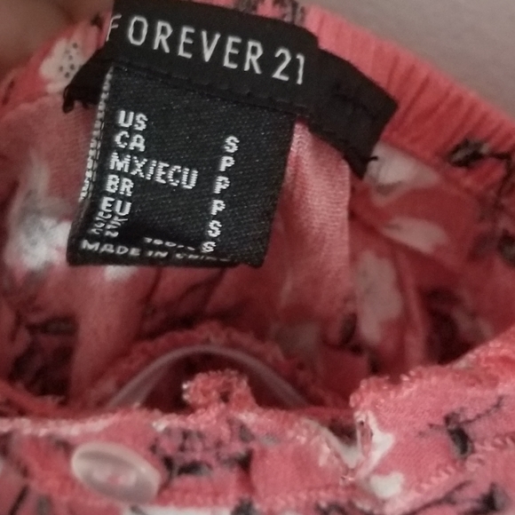 Forever 21 Floral Cropped Tank - Picture 2 of 3